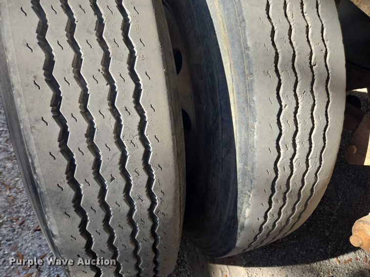 image for item DT4721 2006 Mac end dump trailer