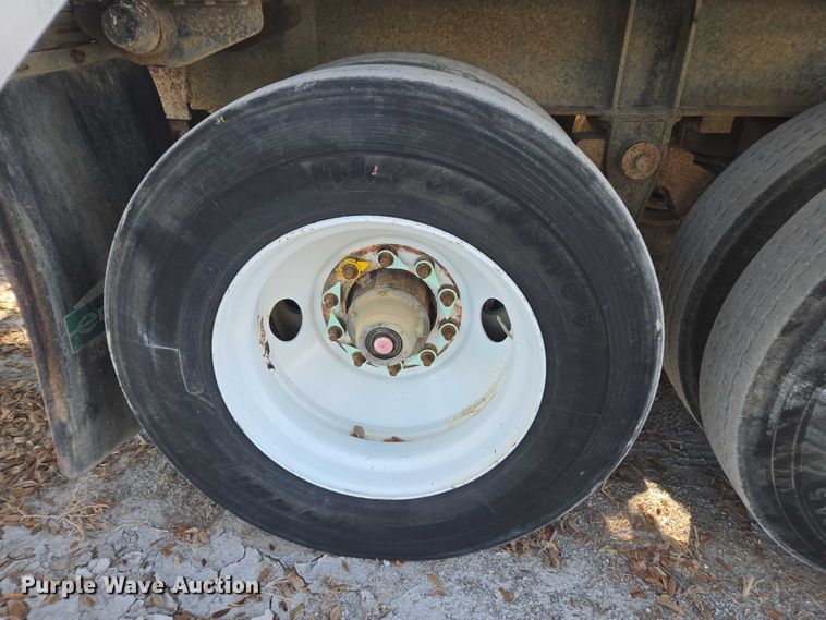 image for item DT4721 2006 Mac end dump trailer