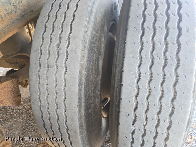 image for item DT4721 2006 Mac end dump trailer