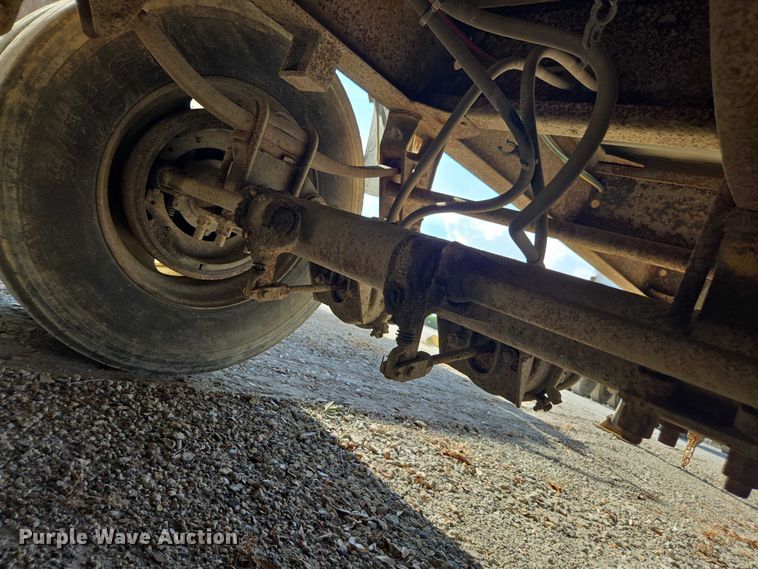 image for item DT4721 2006 Mac end dump trailer