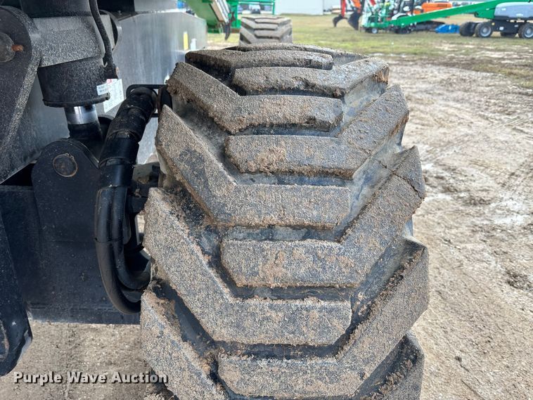 image for item DT4979 2017 Genie S-80x boom lift