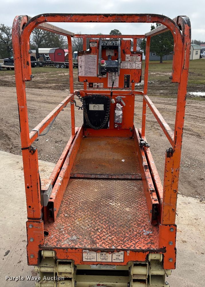 image for item DT4981 2018 JLG 1930ES scissor lift