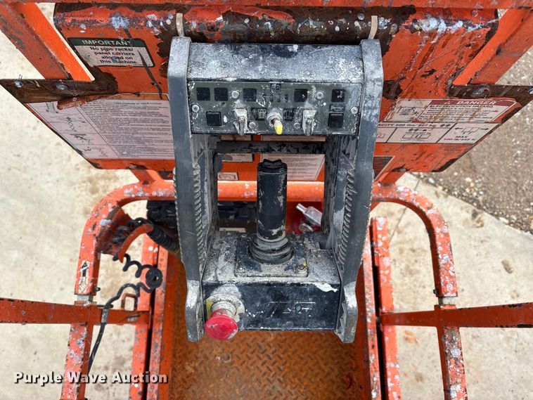 image for item DT4981 2018 JLG 1930ES scissor lift