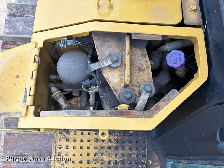 image for item DT4982 2016 Caterpillar D6T LGP dozer