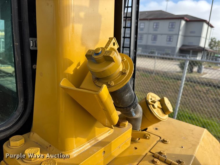 image for item DT4982 2016 Caterpillar D6T LGP dozer
