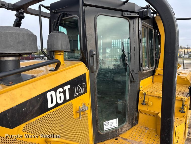 image for item DT4982 2016 Caterpillar D6T LGP dozer