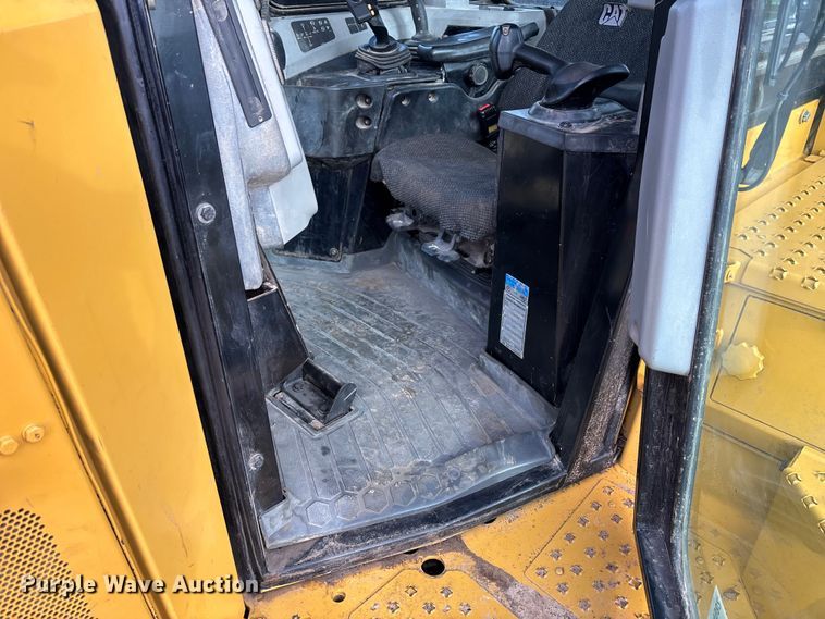 image for item DT4982 2016 Caterpillar D6T LGP dozer