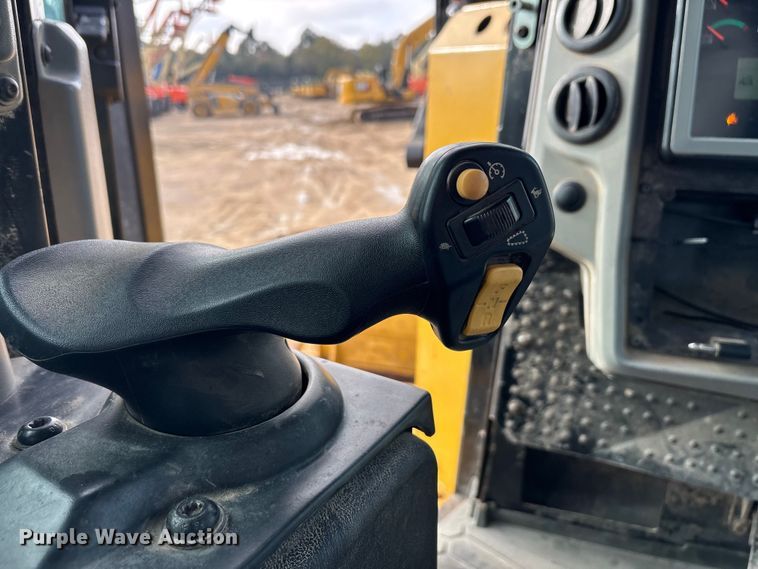 image for item DT4982 2016 Caterpillar D6T LGP dozer