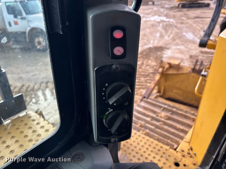 image for item DT4982 2016 Caterpillar D6T LGP dozer