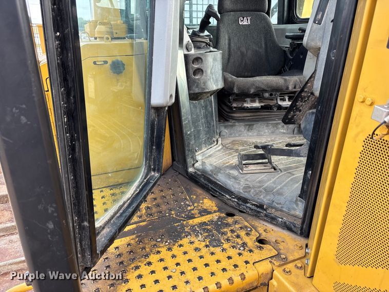 image for item DT4982 2016 Caterpillar D6T LGP dozer