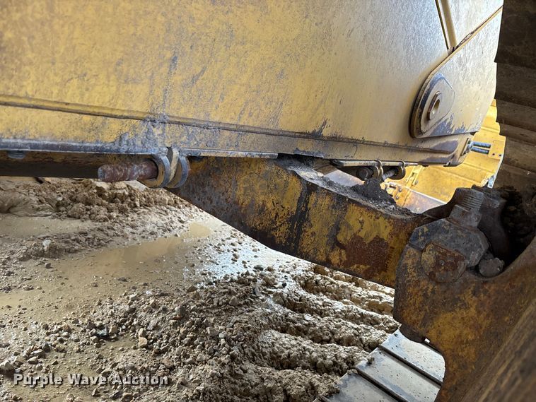 image for item DT4982 2016 Caterpillar D6T LGP dozer