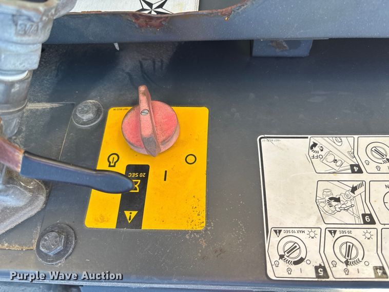 image for item DT4986 2017 Atlas Capco CPS110 air compressor