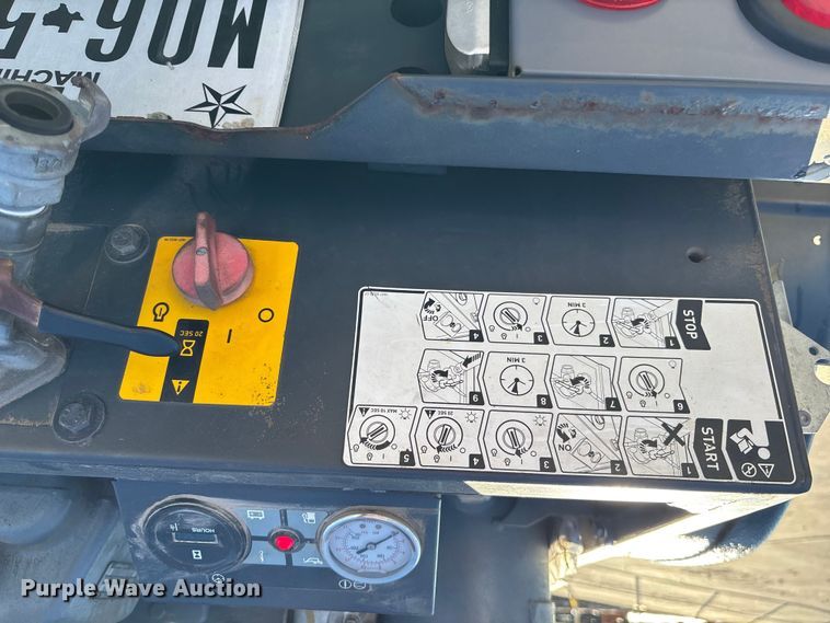 image for item DT4986 2017 Atlas Capco CPS110 air compressor