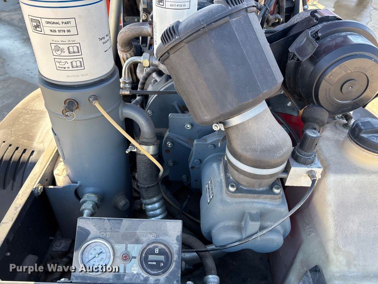 image for item DT4987 2017 Atlas Capco CPS110 air compressor