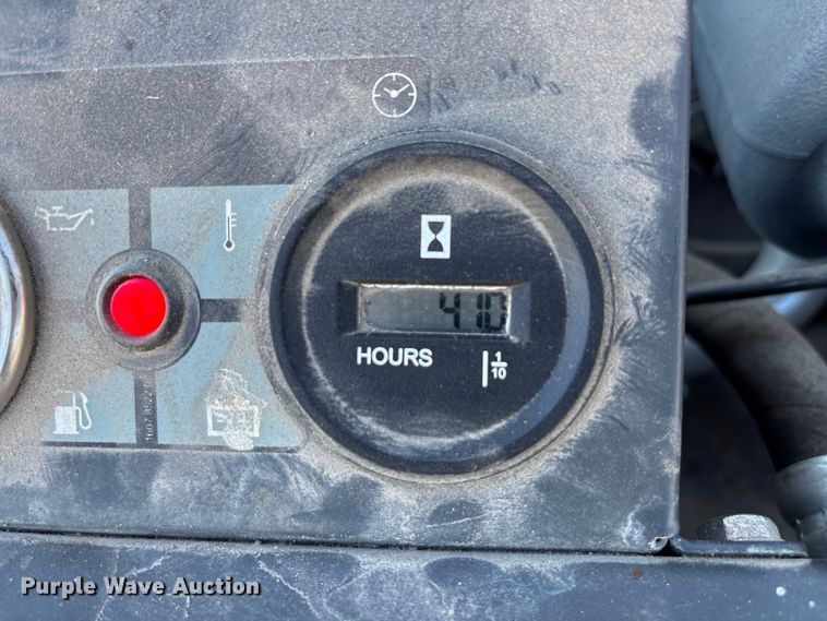 image for item DT4987 2017 Atlas Capco CPS110 air compressor