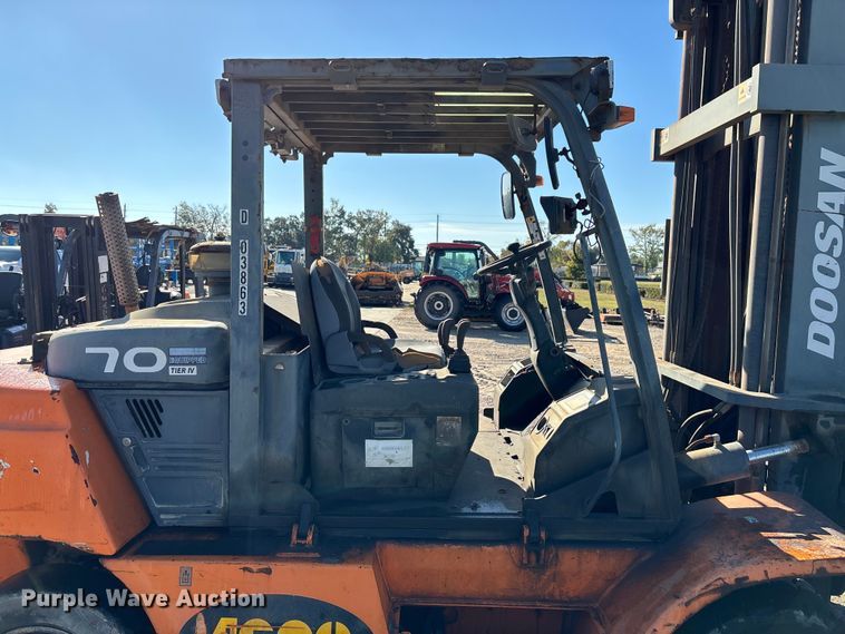 image for item DT4990 Doosan D70S-7 forklift