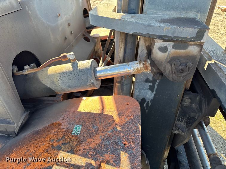 image for item DT4990 Doosan D70S-7 forklift