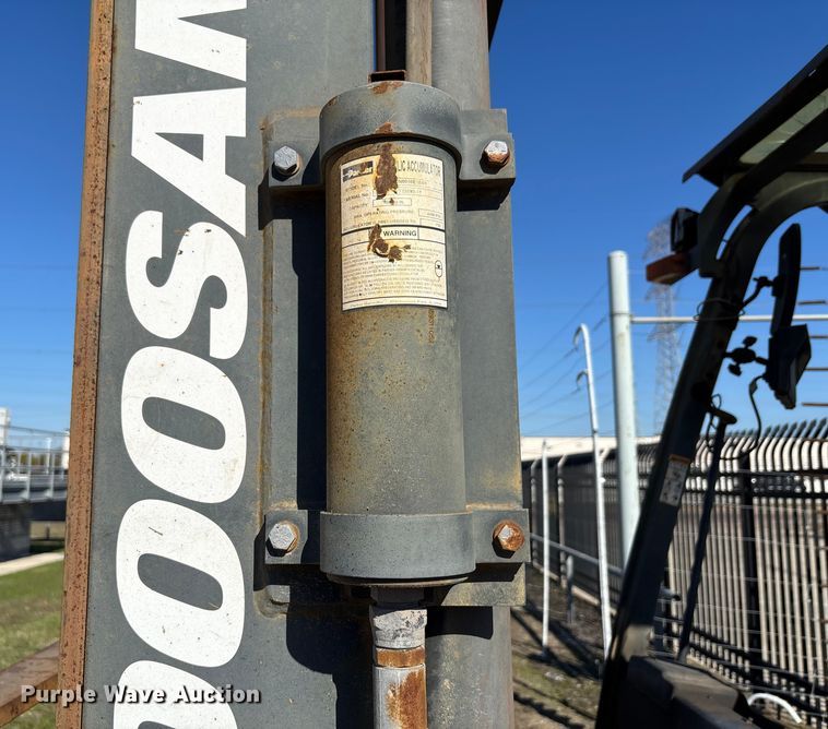 image for item DT4990 Doosan D70S-7 forklift