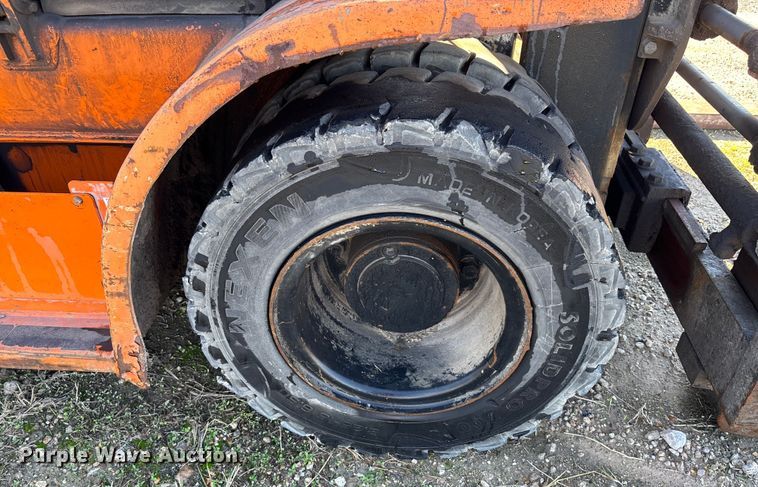 image for item DT4990 Doosan D70S-7 forklift