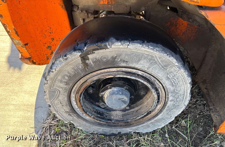 image for item DT4990 Doosan D70S-7 forklift