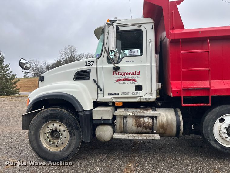 image for item DT6450 2007 Mack Granite CV dump truck