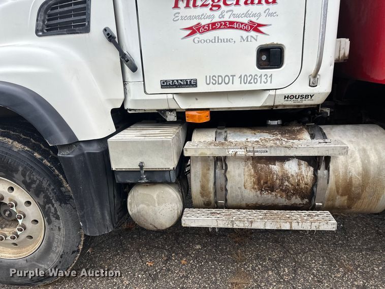 image for item DT6450 2007 Mack Granite CV dump truck