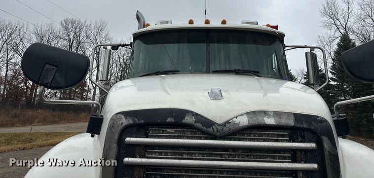 image for item DT6450 2007 Mack Granite CV dump truck