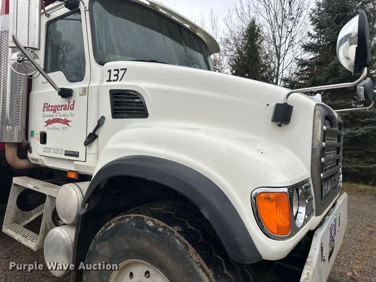image for item DT6450 2007 Mack Granite CV dump truck