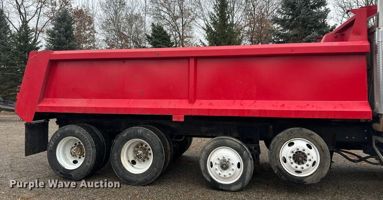 image for item DT6450 2007 Mack Granite CV dump truck