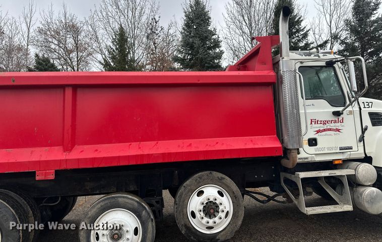 image for item DT6450 2007 Mack Granite CV dump truck