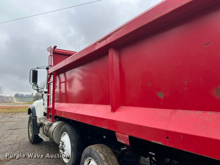 image for item DT6450 2007 Mack Granite CV dump truck