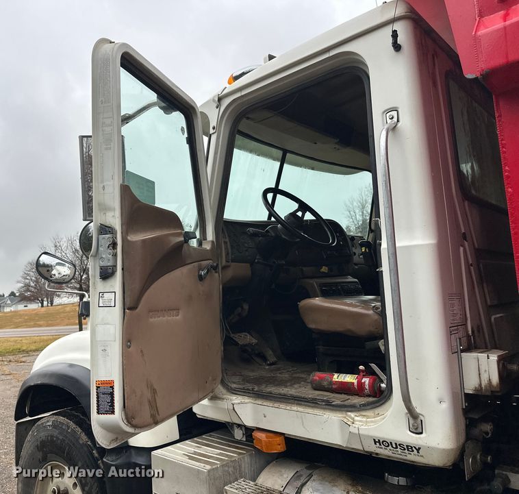 image for item DT6450 2007 Mack Granite CV dump truck