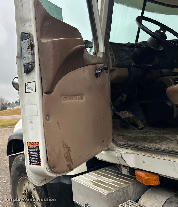 image for item DT6450 2007 Mack Granite CV dump truck