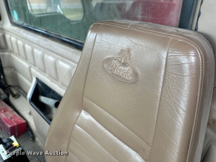 image for item DT6450 2007 Mack Granite CV dump truck