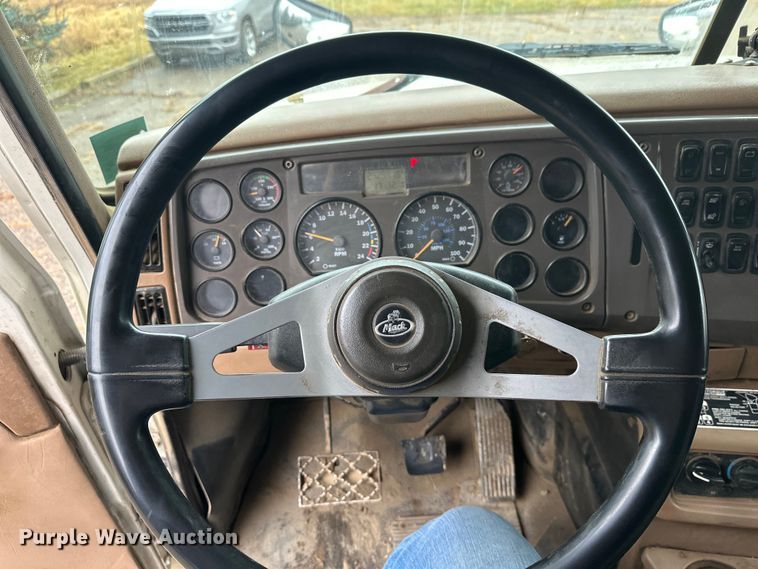 image for item DT6450 2007 Mack Granite CV dump truck