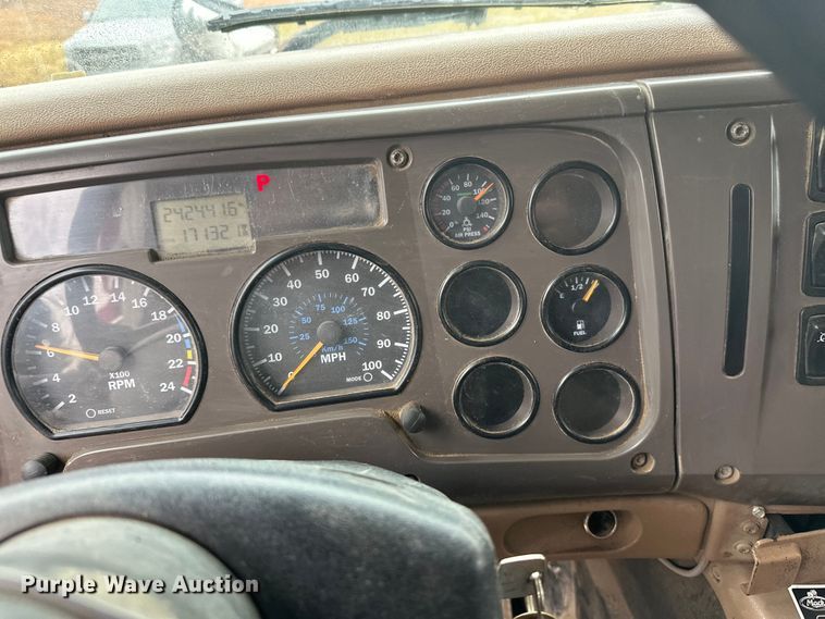 image for item DT6450 2007 Mack Granite CV dump truck