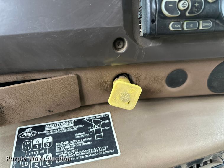 image for item DT6450 2007 Mack Granite CV dump truck