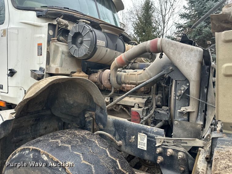 image for item DT6450 2007 Mack Granite CV dump truck