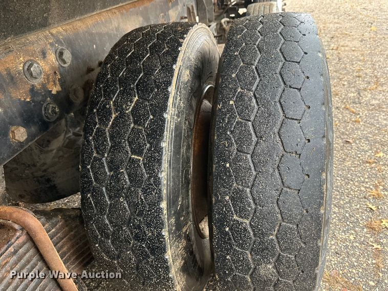 image for item DT6450 2007 Mack Granite CV dump truck