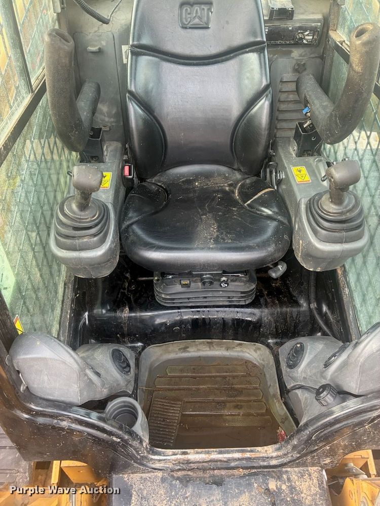 image for item DT6469 2015 Caterpillar 287D tracked skid steer loader