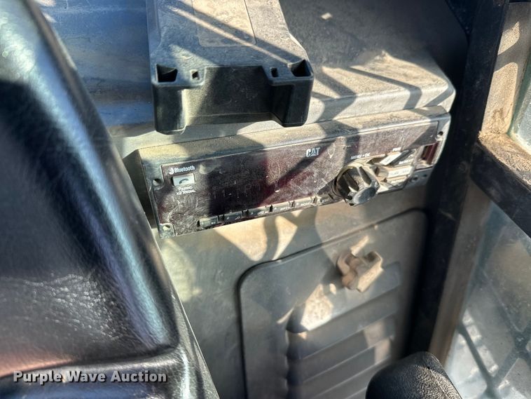 image for item DT6469 2015 Caterpillar 287D tracked skid steer loader