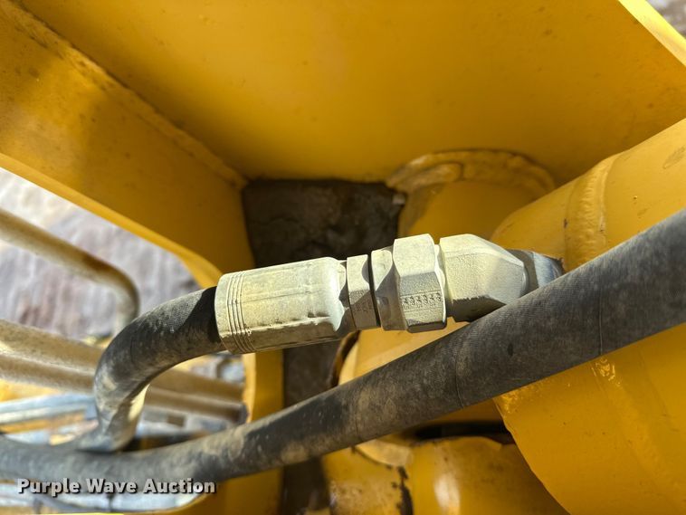 image for item DT6475 John Deere 2112C scraper