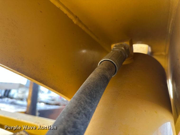 image for item DT6475 John Deere 2112C scraper