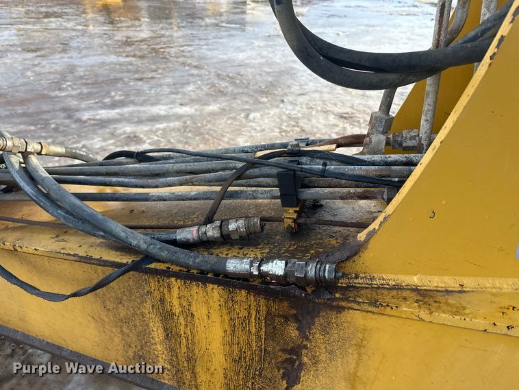 image for item DT6475 John Deere 2112C scraper