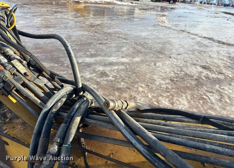 image for item DT6475 John Deere 2112C scraper