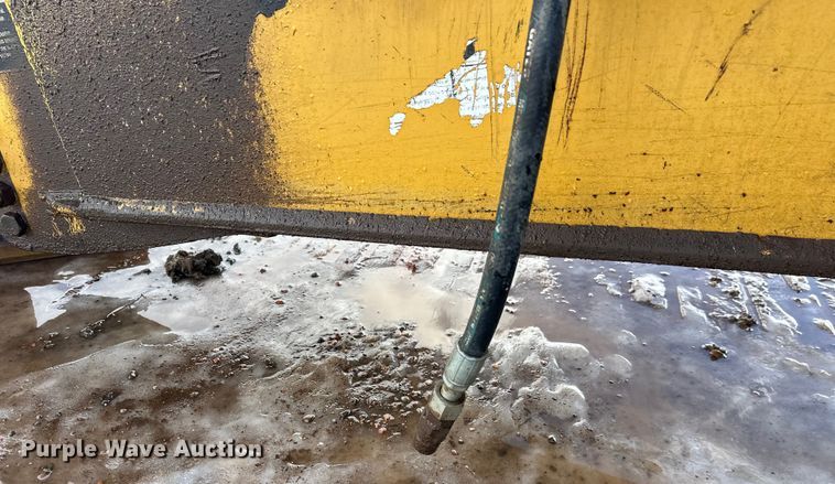 image for item DT6475 John Deere 2112C scraper