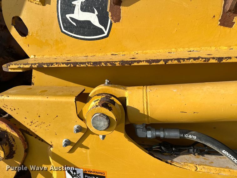 image for item DT6475 John Deere 2112C scraper