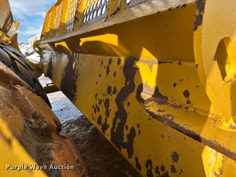 image for item DT6475 John Deere 2112C scraper