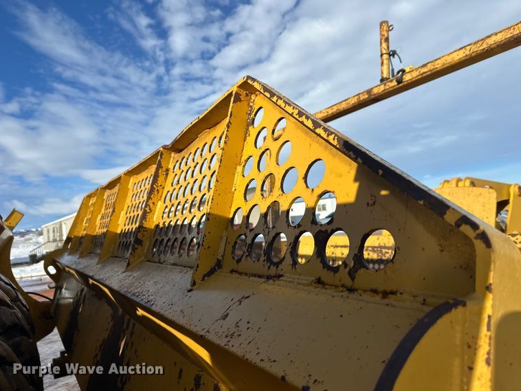 image for item DT6475 John Deere 2112C scraper