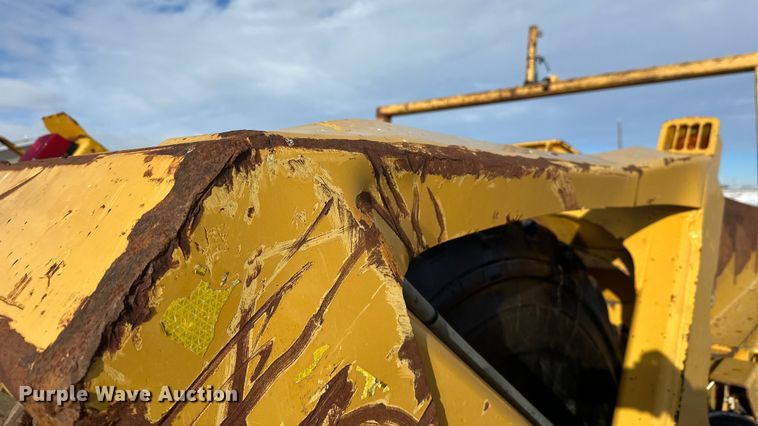 image for item DT6475 John Deere 2112C scraper